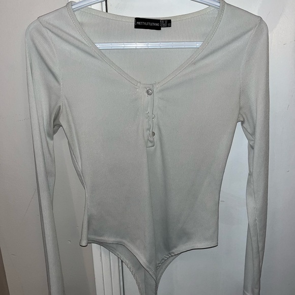 PrettyLittlething button-up white bodysuit - Picture 1 of 2